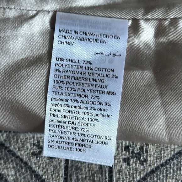 Chico’s Metallic Brocade Jacket w/ Faux Fur Cuffs | Size 2P (12/14P) - Picture 13 of 13